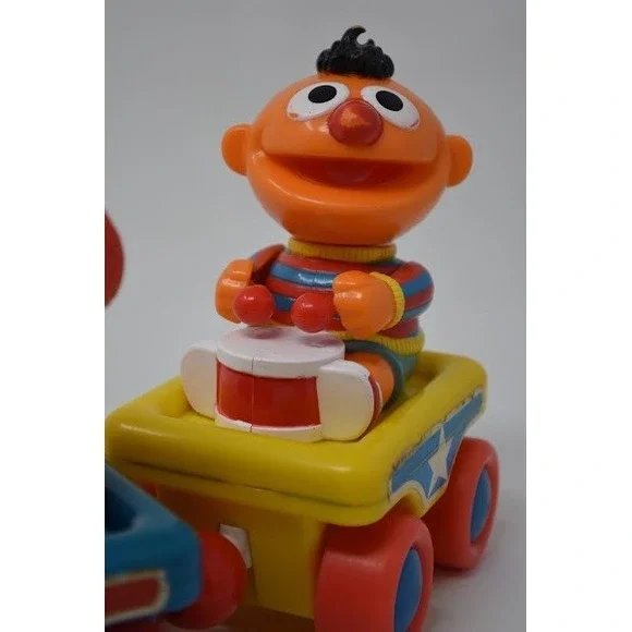 Fisher-Price Sesame Street Pull Along Train Toy Ernie Elmo Big Bird Vintage - Picture 8 of 9